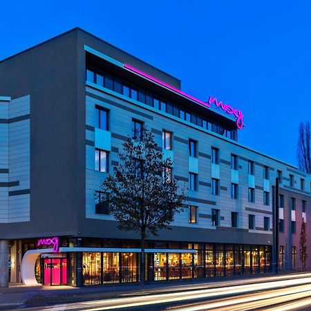 Moxy Duesseldorf South Hotel Bagian luar foto